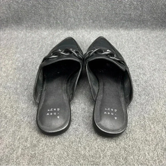 A New Day Women's Amber Slip-On Mule Flats Loafer Black Chain Size 7.5 EUC - Picture 6 of 8